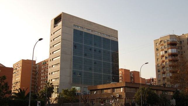 La decisió del Suprem contradiu la conselleria murciana d'Educació i el TSJ de la regió que van avalar que els professors interins no cobraren durant les vancances d'estiu.