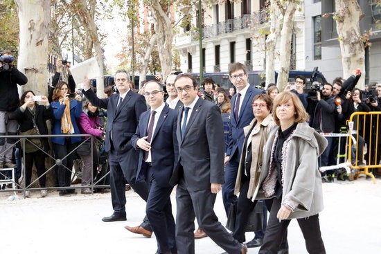 Els consellers Rull, Mundó, Romeva, Turull, Bassa, Forn i Borràs arriben a l'Audiència Nacional.
