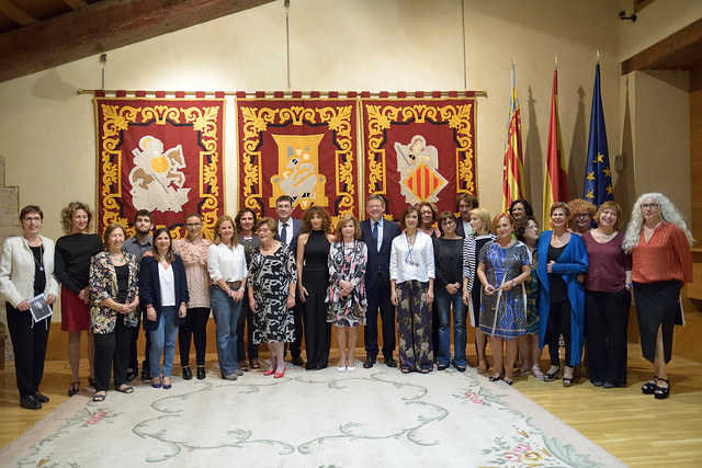 La sala de l'Andana de les Corts ha acollit l'homenatge a les escriptores.