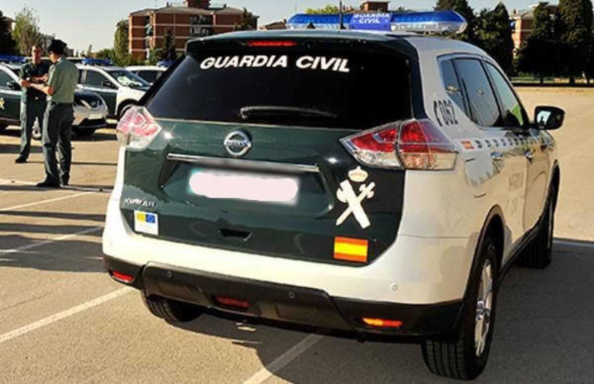 Agents de la Guàrdia Civil i de la policia espanyola han intervingut en l'operació que s'ha realitzat després d'un any d'investigacions.