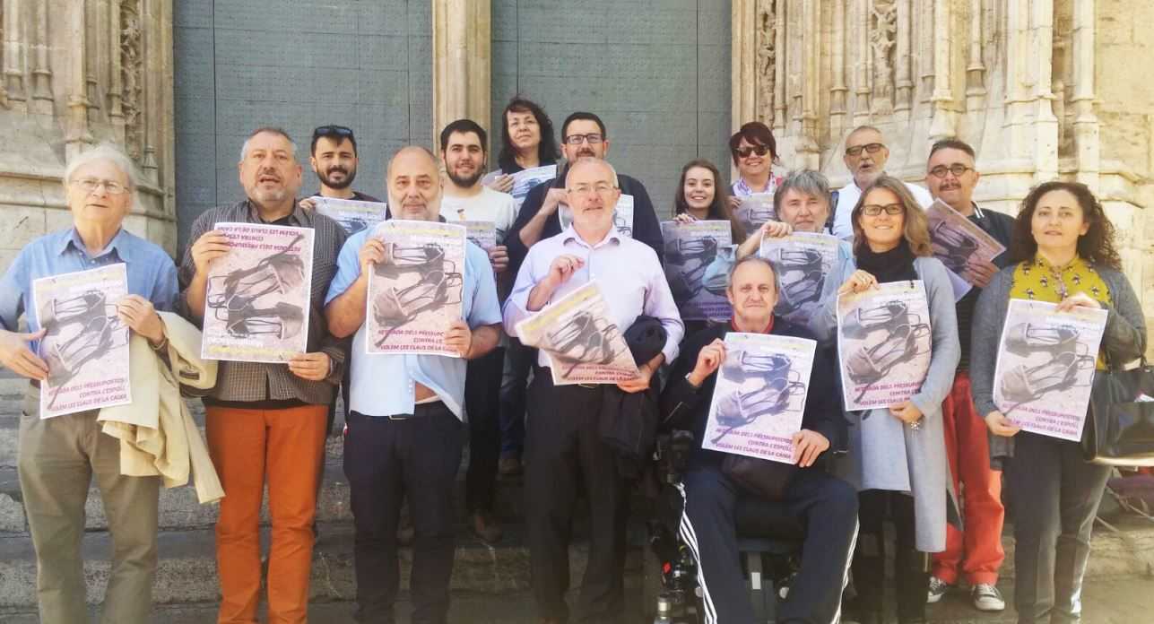 Representants de les entitats impulsores de la Crida pel finançament valencià.