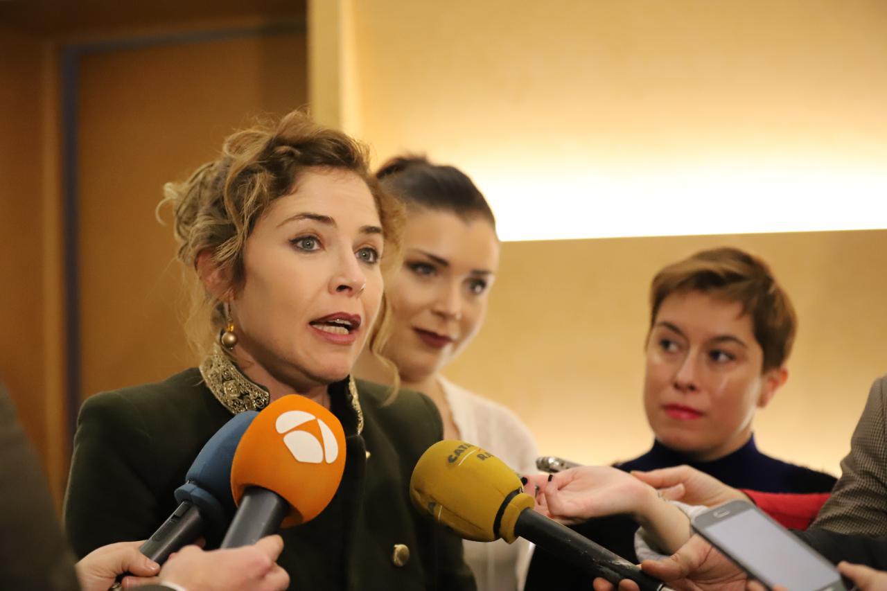 La diputada de Ciutadans al Congrés del Diputats ha exigit que el valencià "no siga un requisit sinó un mèrit" en l'educació.