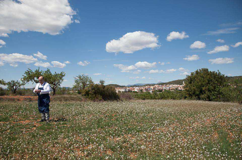 Joan Garí escriu sobre el rebost que basteix la cuina de la demarcació de Castelló a través de la gastronomia del xef Miquel Barrera.