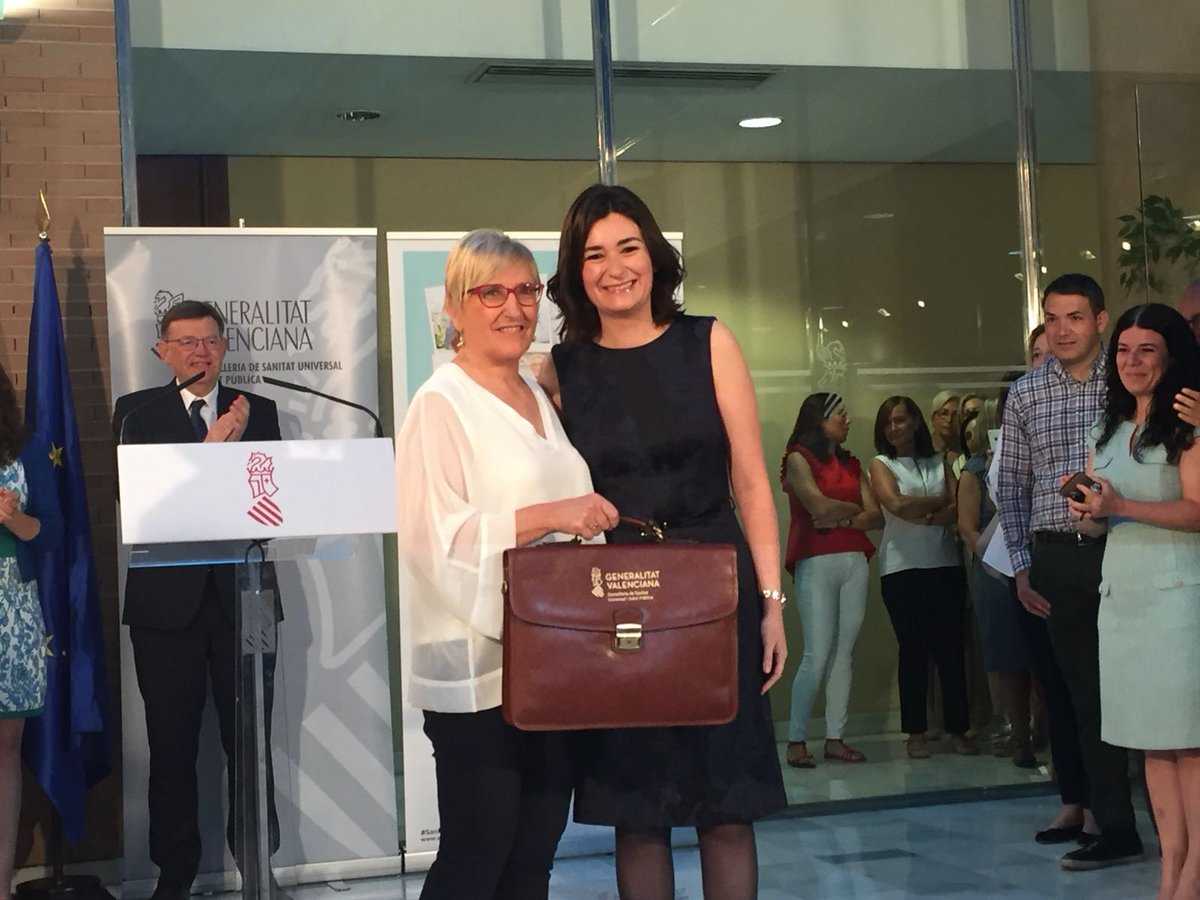 Montón ha traspassat la cartera de Sanitat a la nova consellera Ana Barceló.