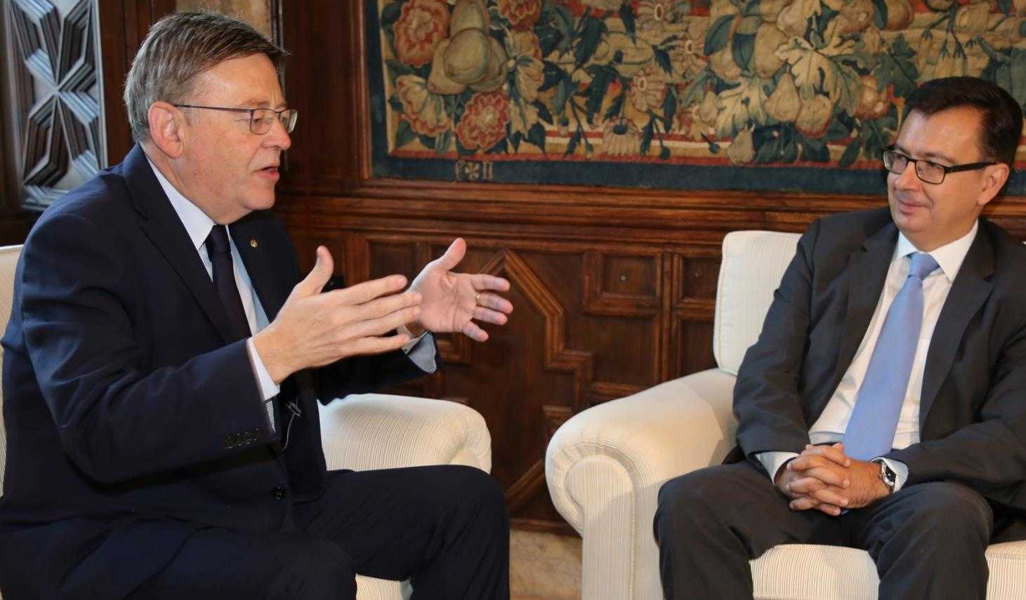 El president de la Generalitat, Ximo Puig; i el vicepresident del Banc Europeu d'Inversions, Román Escolano