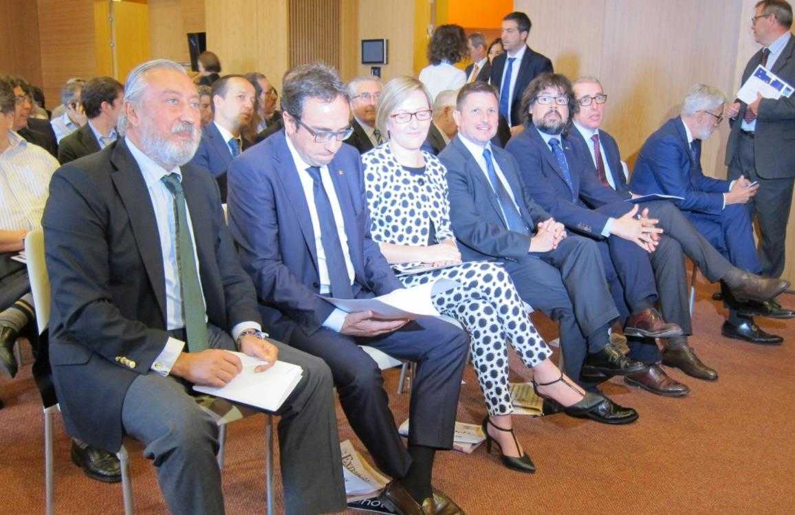 La consellera d'Obres Públiques, María José Salvador, ha participat a la jornada sobre el corredor mediterrani.