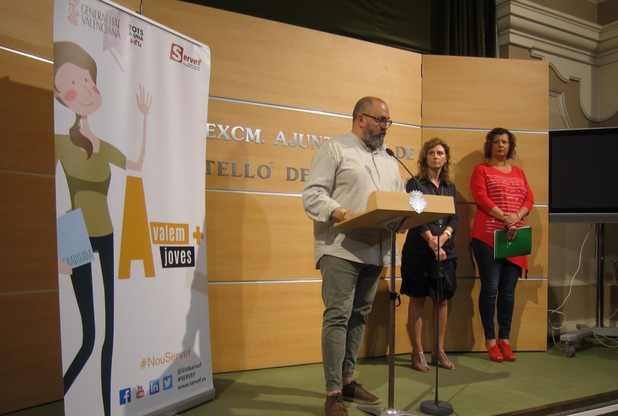 El secretari autonòmic d'Ocupació, Enric Nomdedéu; l'alcaldessa de Castelló, Amparo Marco i la regidora de Comerç, Patricia Puerta