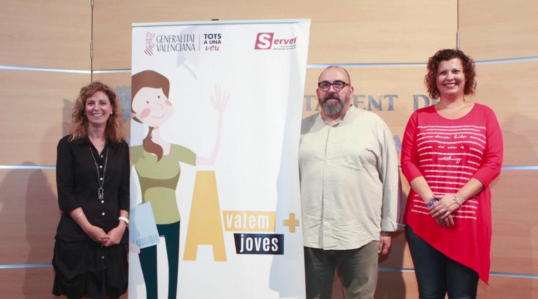 L'alcaldessa de Castelló, Amparo Marco; el secretari autonòmic d'Ocupació, Enric Nomdedéu i la regidora de Comerç, Patricia Puerta