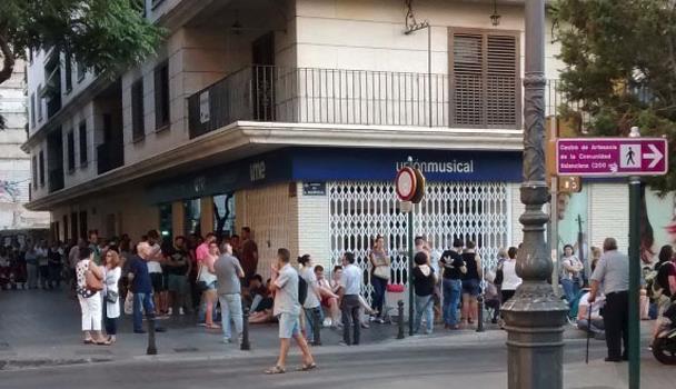 L'increment de cites per hora i l'ampliació de l'horari d'obertura de les oficines “sols han servit per a degradar la qualitat del servei públic i afegir pressió al personal que ho presta”, segons el sindicat