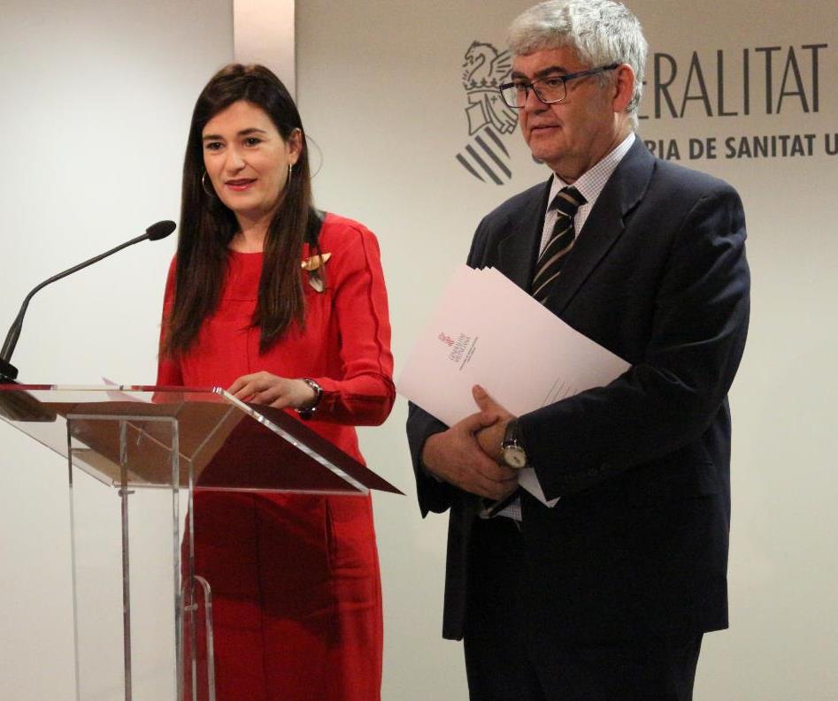 La consellera de Sanitat, Carmen Montón, i el director general de Recursos Humans de la Conselleria, Justo Herrera.