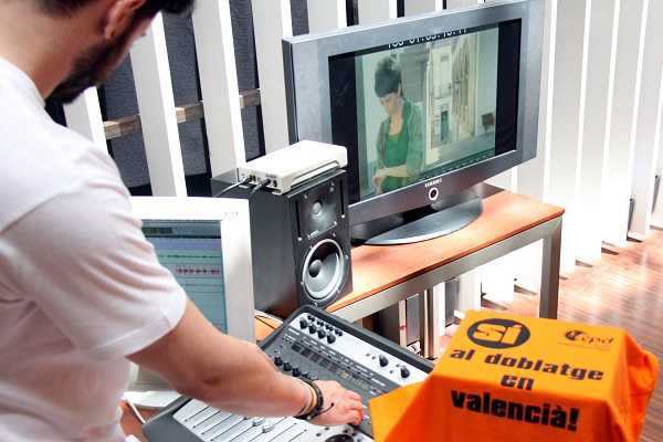 Els actors valencians no estan d'acord amb el plec de condicions que ha aprovat À Punt per a les empreses de doblatge.