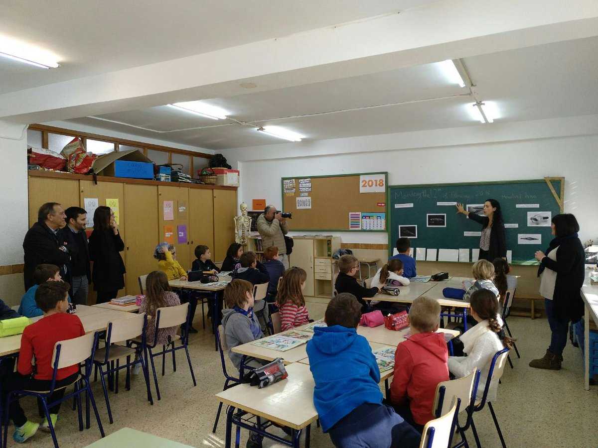 El conseller Marzà i el secretari autonòmic Soler han conegut aquest dimarts de primera mà el treball dels auxiliars de conversa.