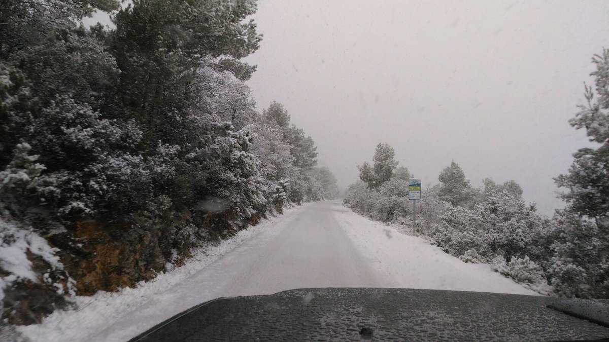 La cota de neu se situa entre els 200 metres a la demarcació de Castelló i els 1.000 a la d'Alacant.