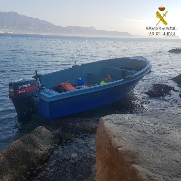 L'embarcació ha sigut localitzada buida a l'altura de la Cala Mina vora les 8.40 hores d'aquest dijous.