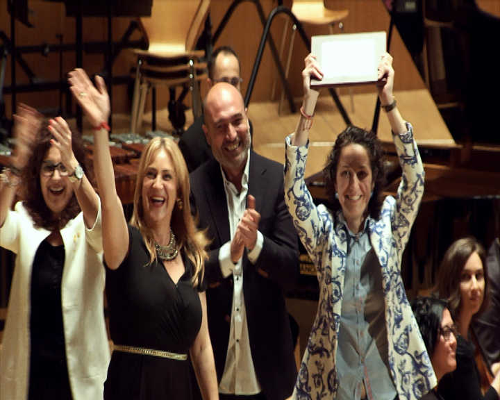 El diputat de Cultura, Xavier Rius, entrega dels premis de la Secció Primera durant la pasada edició del Certamen