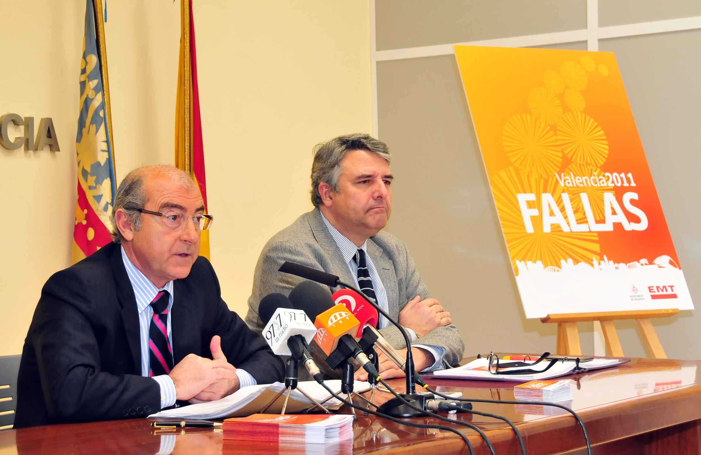 Alfonso Novo presenta la campanya de Falles de l'EMT en 2011.