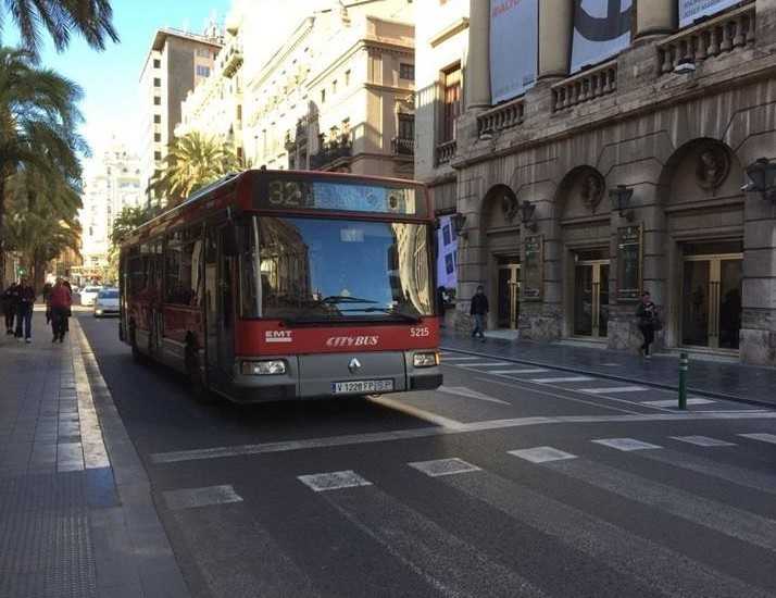 Al projecte de PGE de 2018 no apareixia una partida específica per al transport terrestre de la capital del Túria. Imatge d'arxiu.