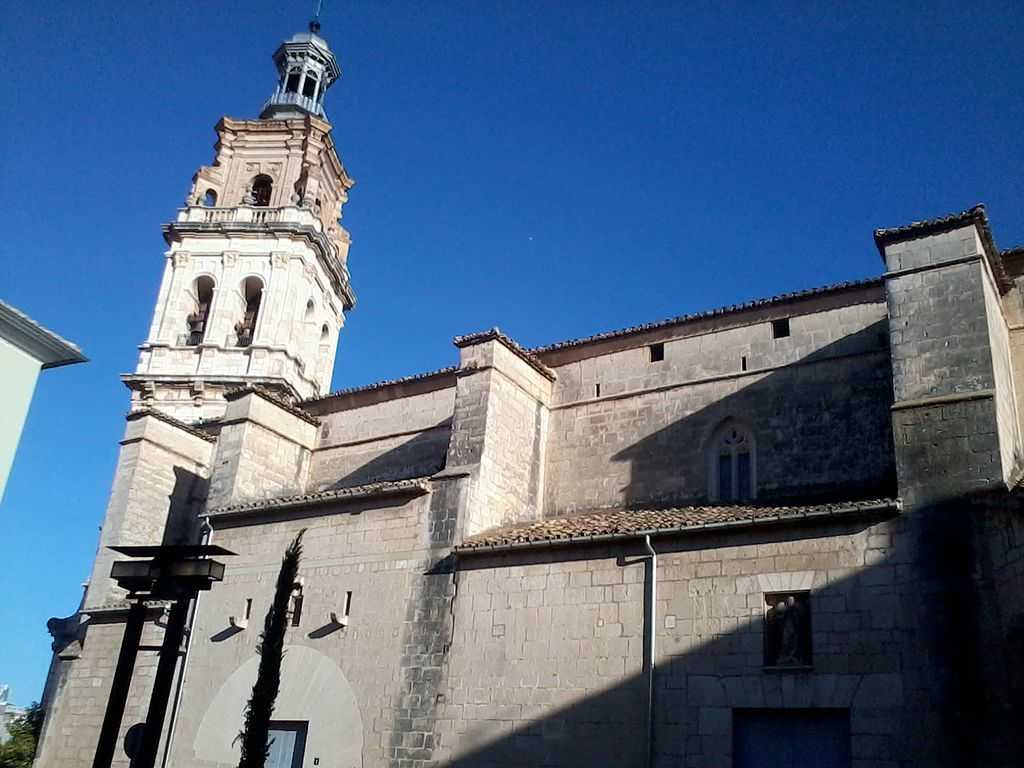 En les visites, que començaran a les 22 hores, els visitants podran conéixer la història del campanar, la construcció del qual es va iniciar en 1689.