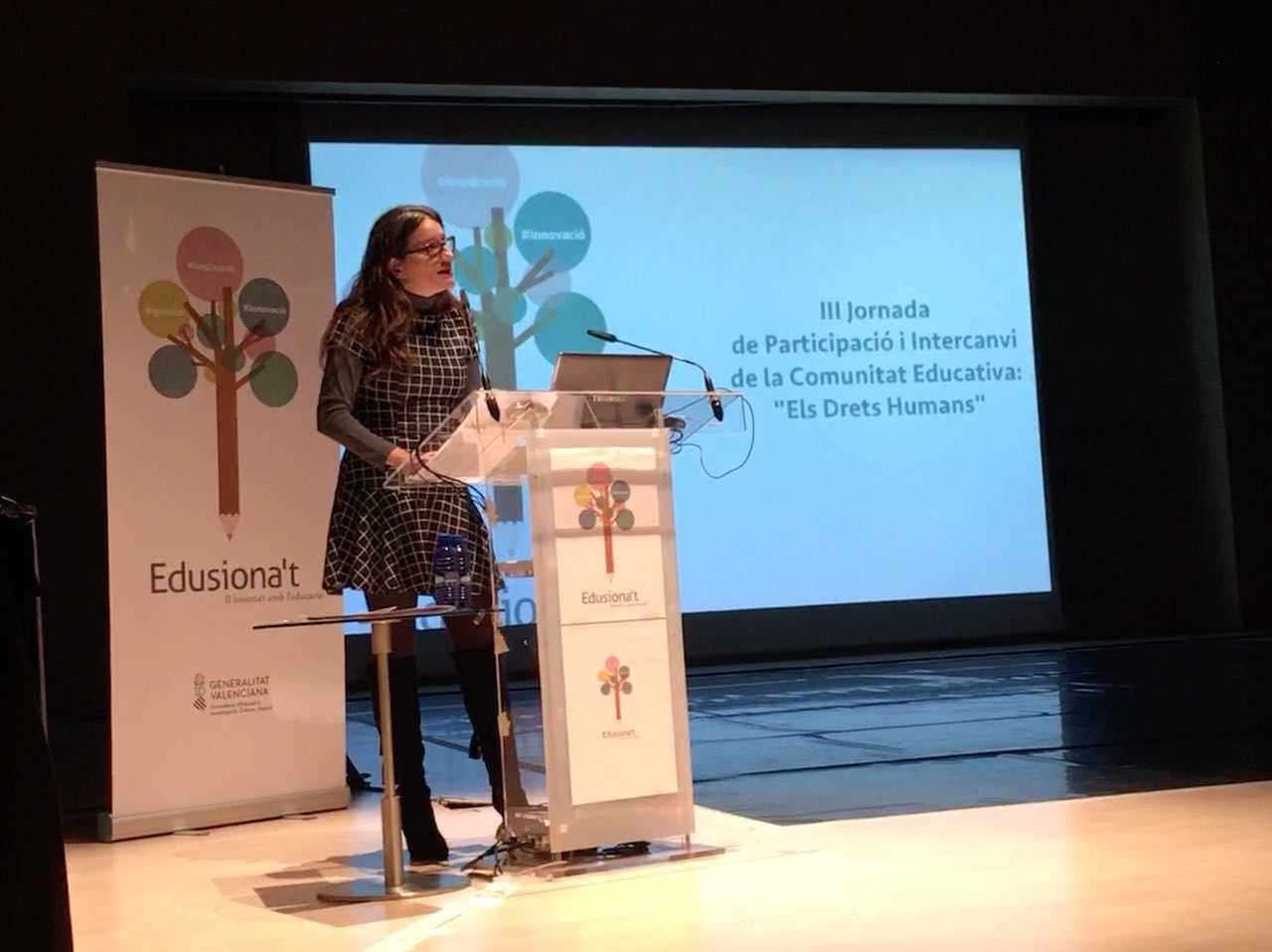 Mónica Oltra, ha assegurat que "solament una ciutadania educada i empoderada en els seus drets, podrà fer front als complexos canvis socials"