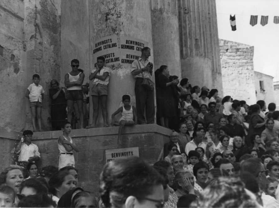 Els algueresos reben l'expedició catalana de 1960 coneguda com "el viatge del retrobament"