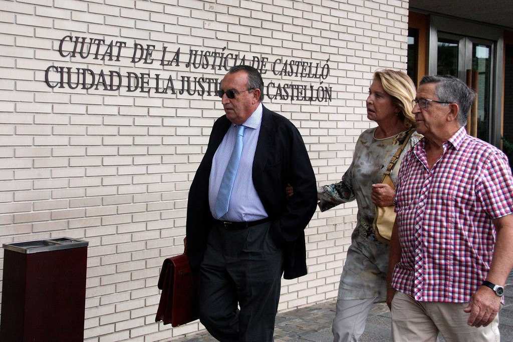 L'expresident de la Diputació de Castelló, Carlos Fabra arribant a l'Audiència de Castelló