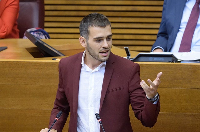 El síndic de Compromís, Fran Ferri, durant la seua intervenció al Debat de Política General en les Corts.