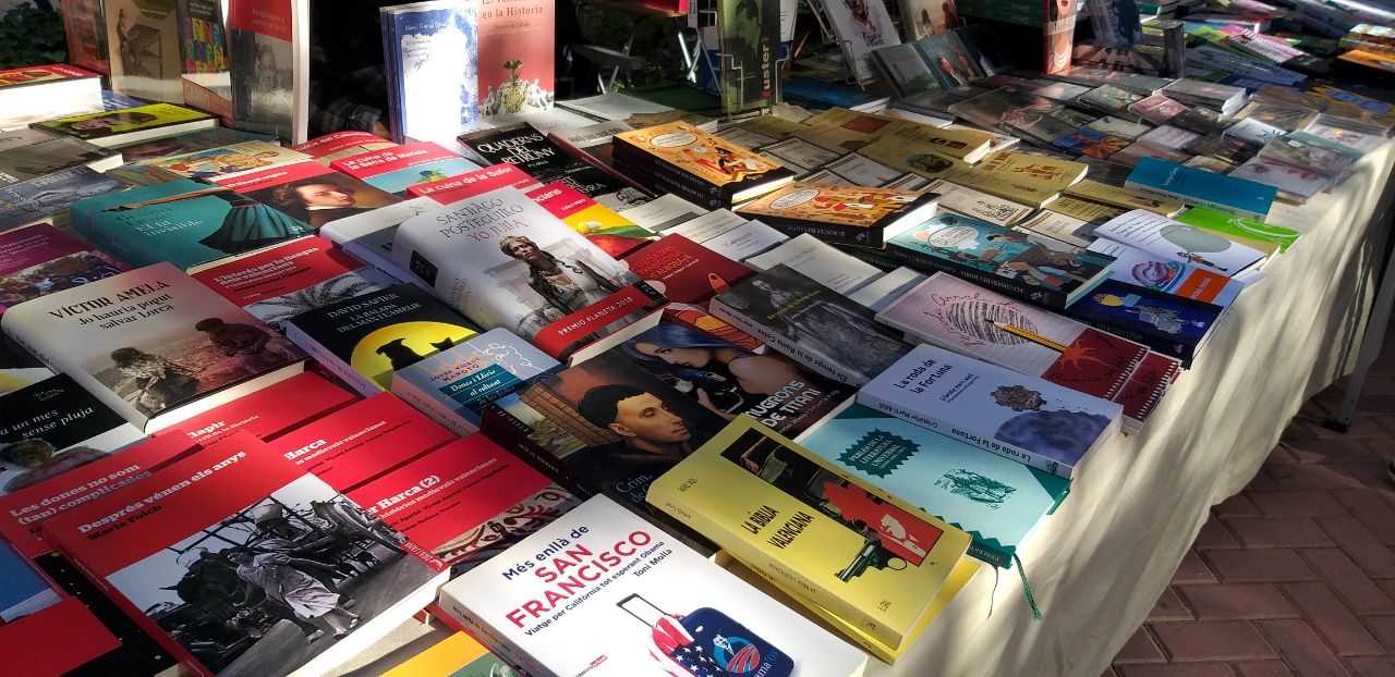 La plantilla de Diari La Veu ha seleccionat 10 títols entre els quals hi trobareu assajos, novel·les, poemaris i llibres il·lustrats.