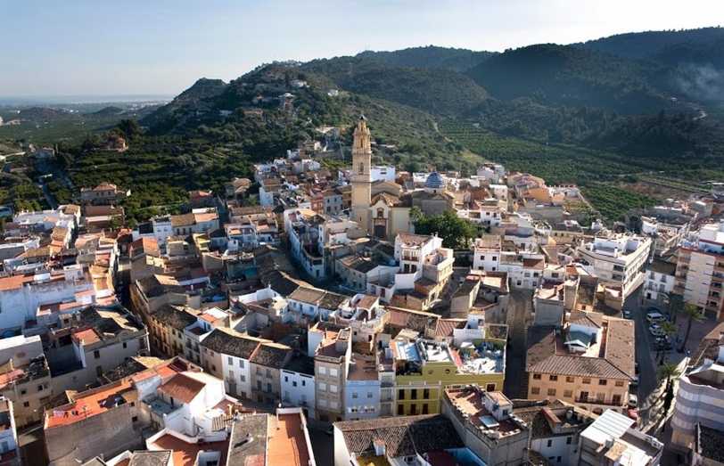 La Font d'en Carròs va ser el primer municipi al País Valencià en normalitzar el seu topònim l'any 1977