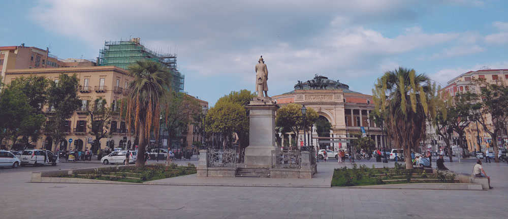 El teatre Politeama Garibaldi.