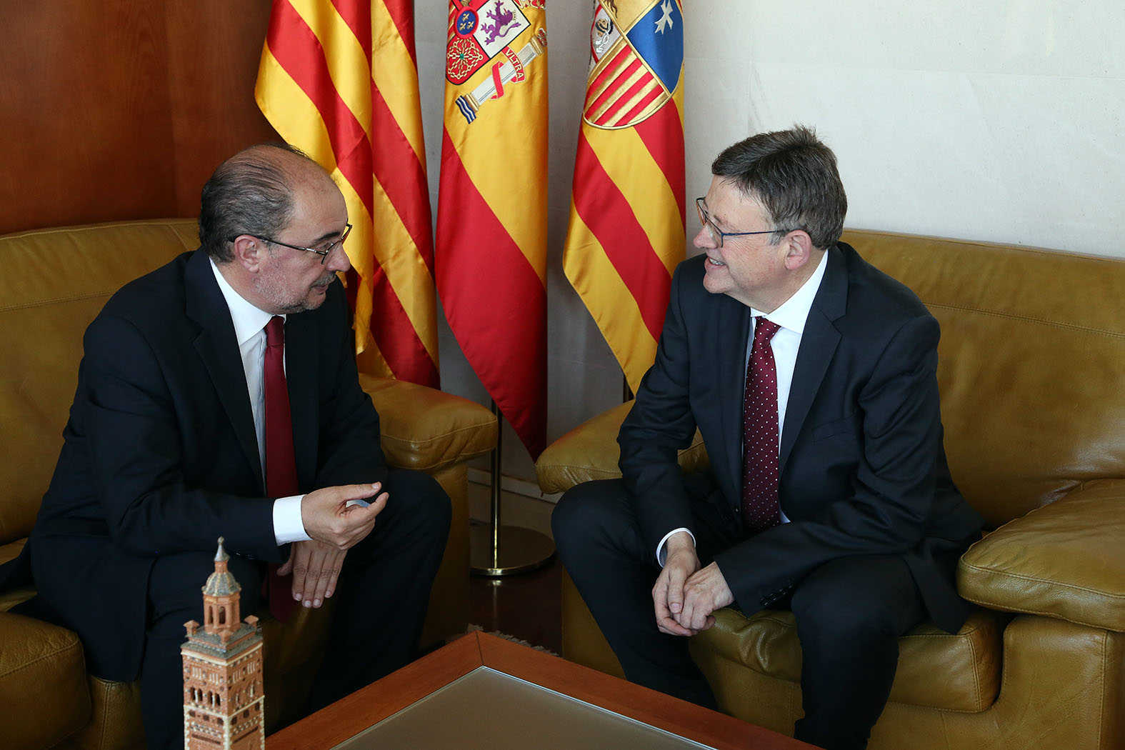 Puig i Lambán demanen a Madrid que augmente les inversions per a millorar el traçat entre Saragossa i València.