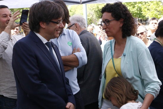Carles Puigdemont i la secretària general d'ERC, Marta Rovira, a l'abril.
