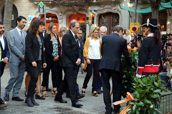 El govern català durant l'ofrena d'aquest matí a davant el monument de Rafael Casanova amb motiu de la Diada catalana.