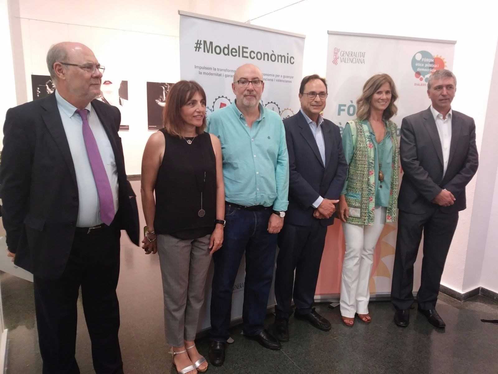 Climent ha participat en un acte amb l'exministra de Ciència i Innovació i presidenta de la Fundació Cotec, Cristina Garmendia