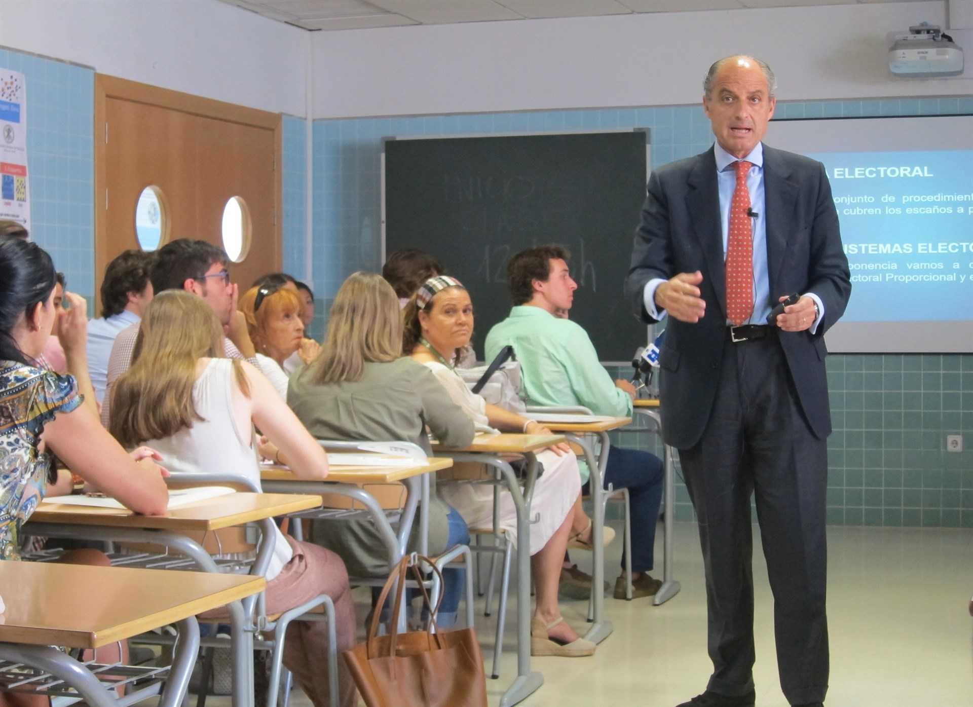 Camps: "És tan bonic fer classes, de debò. Estic vivint un moment molt especial en el CJC i també molt bonic en la Universitat Catòlica com a professor associat, fent classes d'una cosa que m'agrada molt i que té a veure amb el Dret Constitucional 