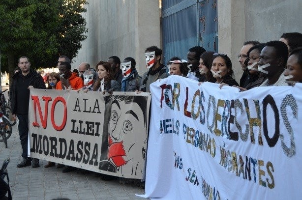 Aquest dilluns, coincidint amb el Dia Internacional pels Drets de les Persones Migrants, els manifestants partiran de la plaça de l'Ajuntament fins el CIE.