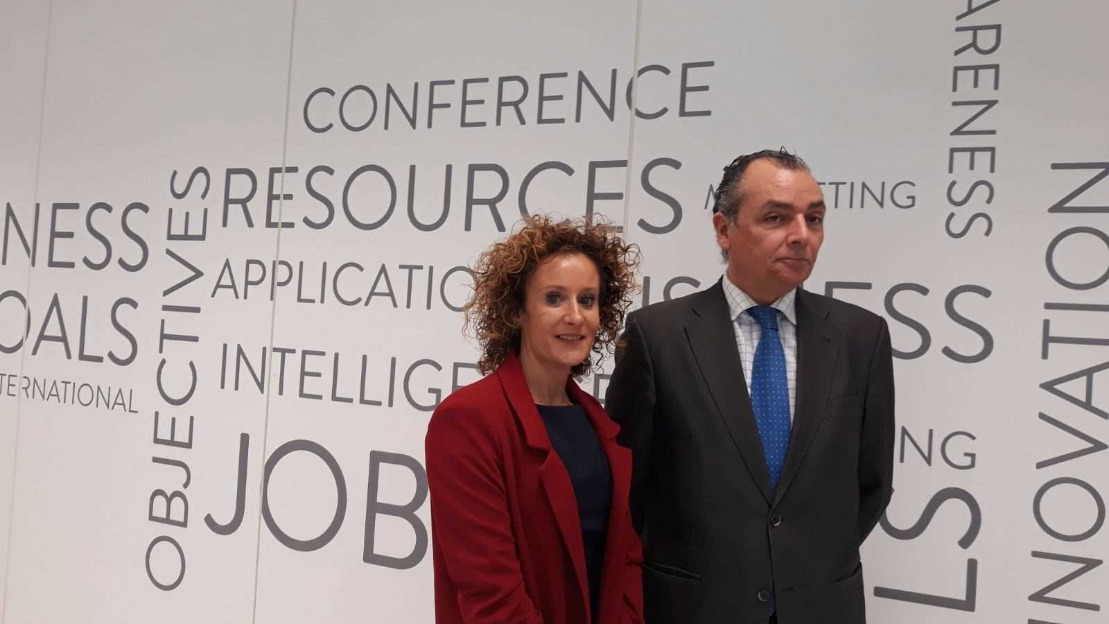 La presidenta de la patronal a la demarcació d'Alacant, Rosana Perán junt amb el president de la CEV, Salvador Navarro.