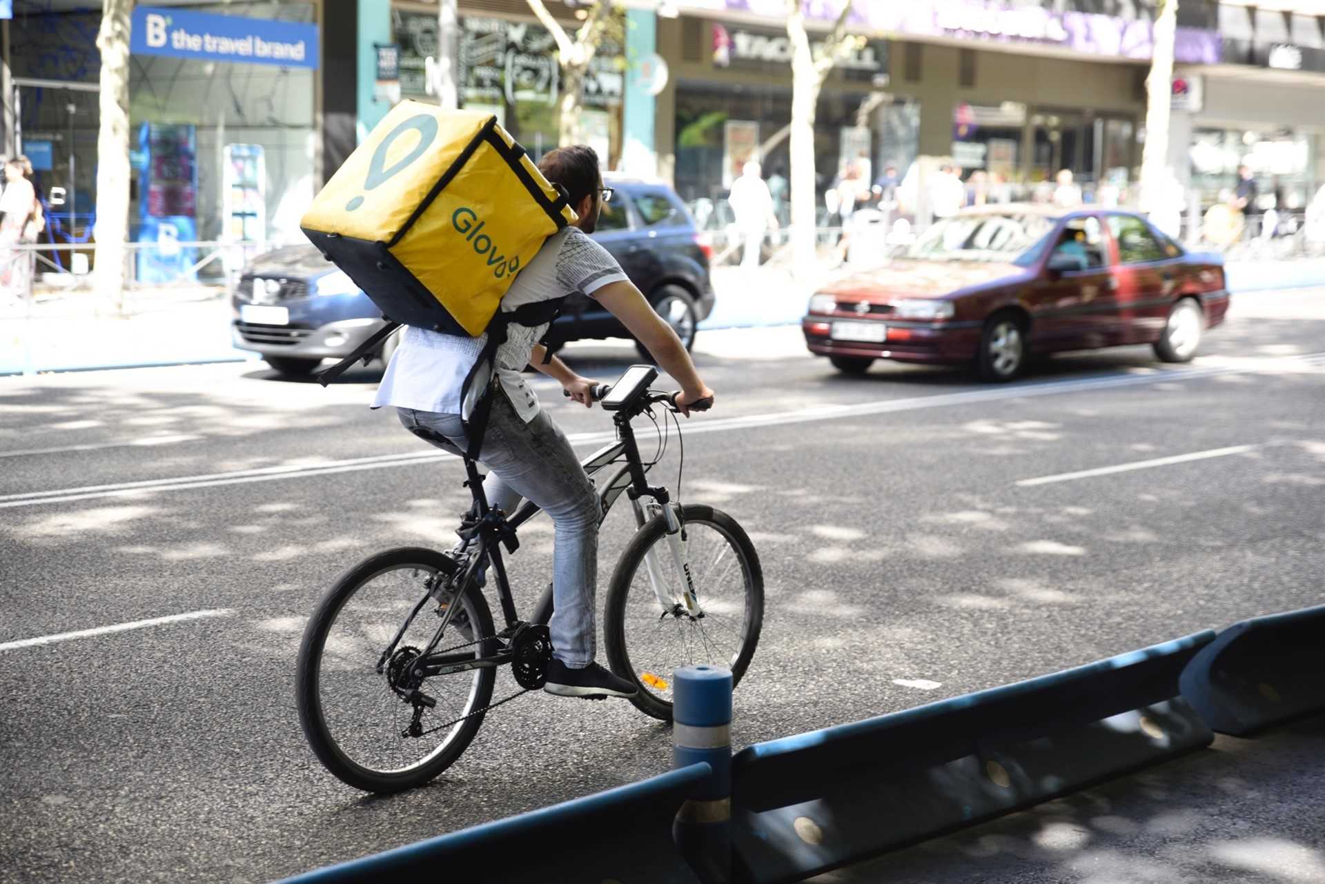 La Inspecció de Treball insta Glovo a abonar a la Seguretat Social les quotes dels repartidors.