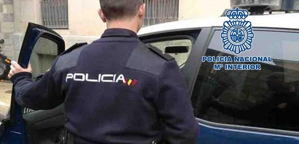 Els agents de policia van detindre aquest dimecres l'acusat al seu domicili al districte de Trànsits de València.