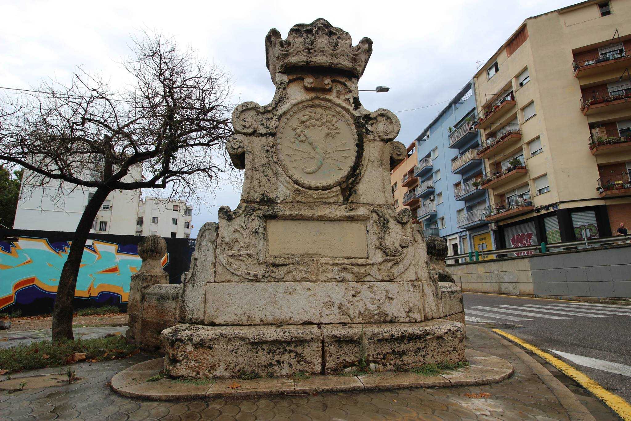 Frontó de Lo Rat Penat que situat entre els límits de Mislata i València marcava els camins d'entrada a ciutat, procedents de Castella