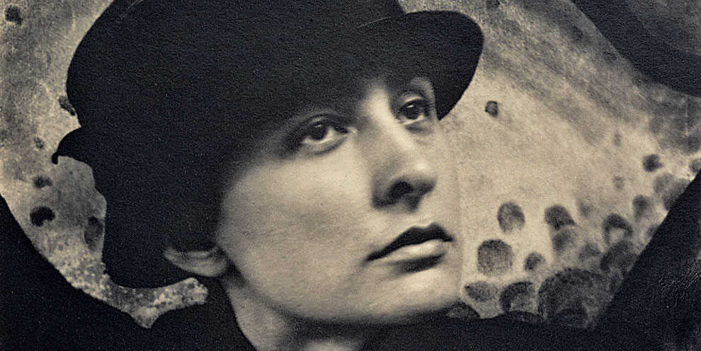 Georgia O'Keeffe (detall), per Alfred Stieglitz, 1918.