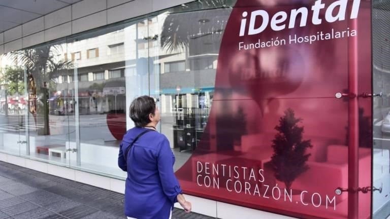 Als detinguts se'ls imputen delictes d'administració fraudulenta, pertinença a organització criminal, estafa continuada, apropiació indeguda, alçament de béns, falsedat documental i blanqueig de capitals.