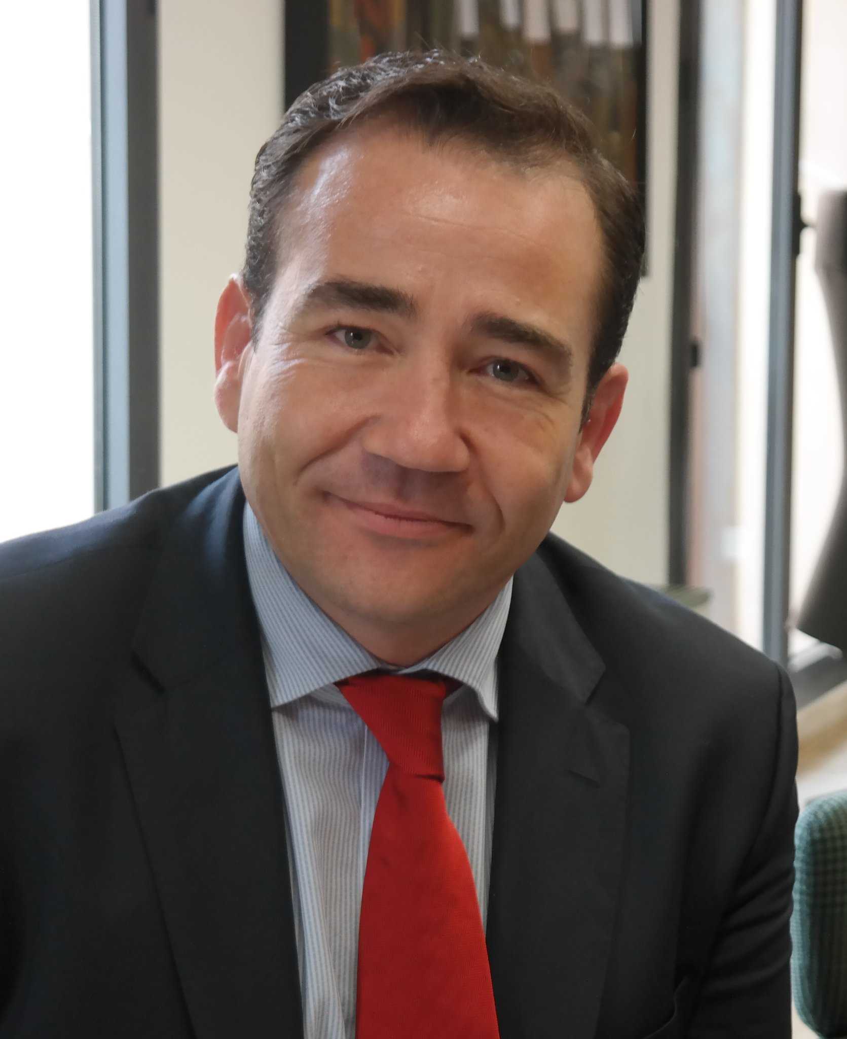 La jutgessa ha admés que Manuel Illueca va signar els contractes discutits per la Sindicatura per a evitar la paralització d'alguns serveis públics.