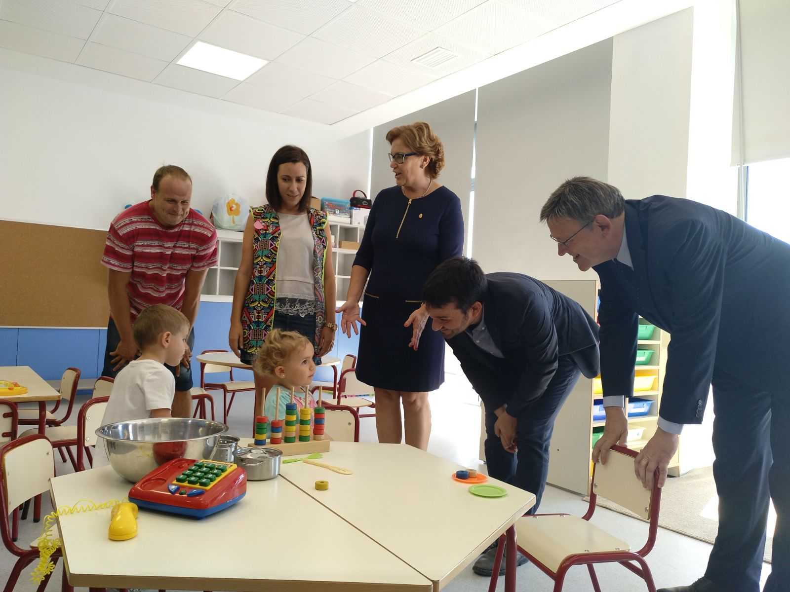 Puig i Marzà, aquest dilluns a Borriana, en un moment de la inauguració del curs escolar.