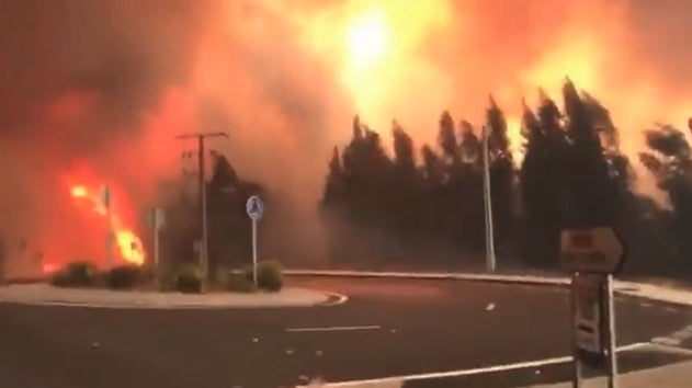 Una vintena de focs estan encara actius a Galícia.