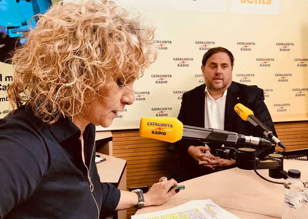 Mònica Terribas entrevista Oriol Junqueras al programa El Matí de Cataluya Ràdio.