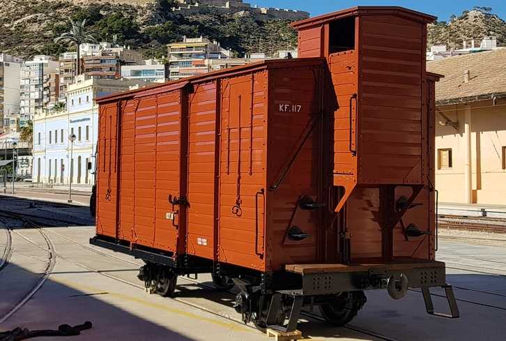 FGV pretén fer ús d'aquest material en ocasions puntuals, per a xicotetes exposicions o actes culturals i socials a la platja de vies de la Marina.