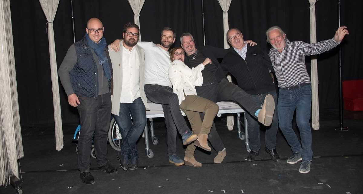 L'equip organitzador de la Mostra es va fer la tradicional foto sobre l’últim escenari d'aquesta 33a edició