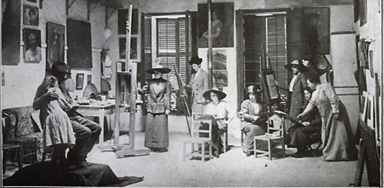 Lluïsa Vidal impartint una classe del natural per a dones al seu taller del carrer Gran de Gràcia de Barcelona. Detall de la fotografia publicada a la revista 'Feminal' l'abril del 1912