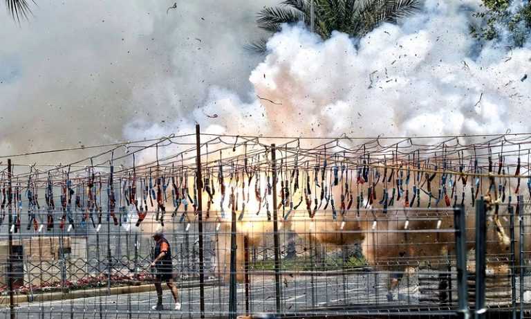 El concurs de mascletades de Fogueres ha començat aquest dissabte i acabarà el dia 24.