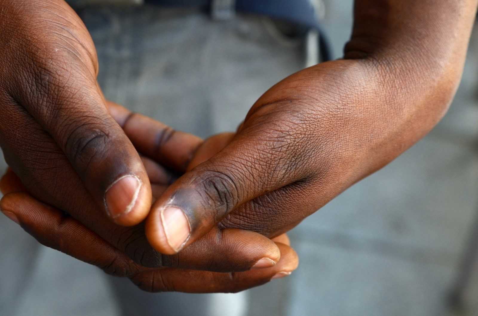 L'ONG demana que no es tracte l'assumpte des d'una perspectiva de "problema de seguretat" i que es donen "solucions duradores" per a les vides dels menors